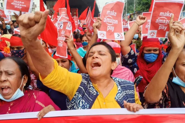Garment workers in Bangladesh take action to #MakeAmazonPay for orders cancelled during the pandemic. Credit:  Twitter @NazmaAkter73/@IndustriALL_GU